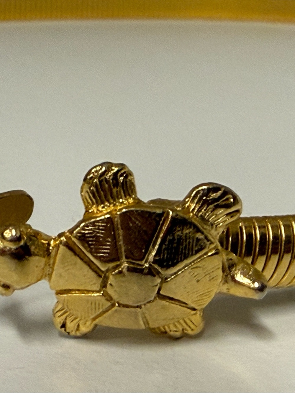 Iconic 1975 Mimi di N Kissing Turtle gold-tone stretch metal belt‎ RARE Vintage - Picture 6 of 7